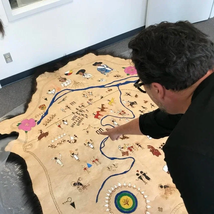 Iitsiiniiksi’naatsin/Story Robe